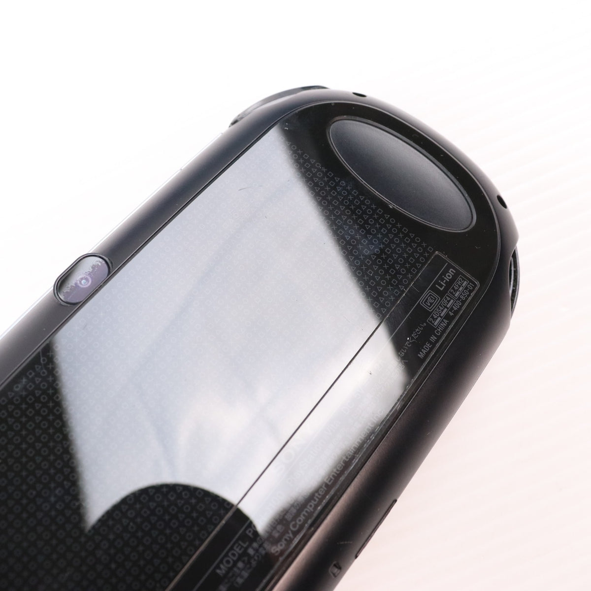【中古即納】[PSVita] (本体) PlayStation Vita(プレイステーション ヴィータ) 3G/Wi-Fiモデル クリスタル・ブラック(初回限定版) SCE(PCH-1100AA01)(20111217)