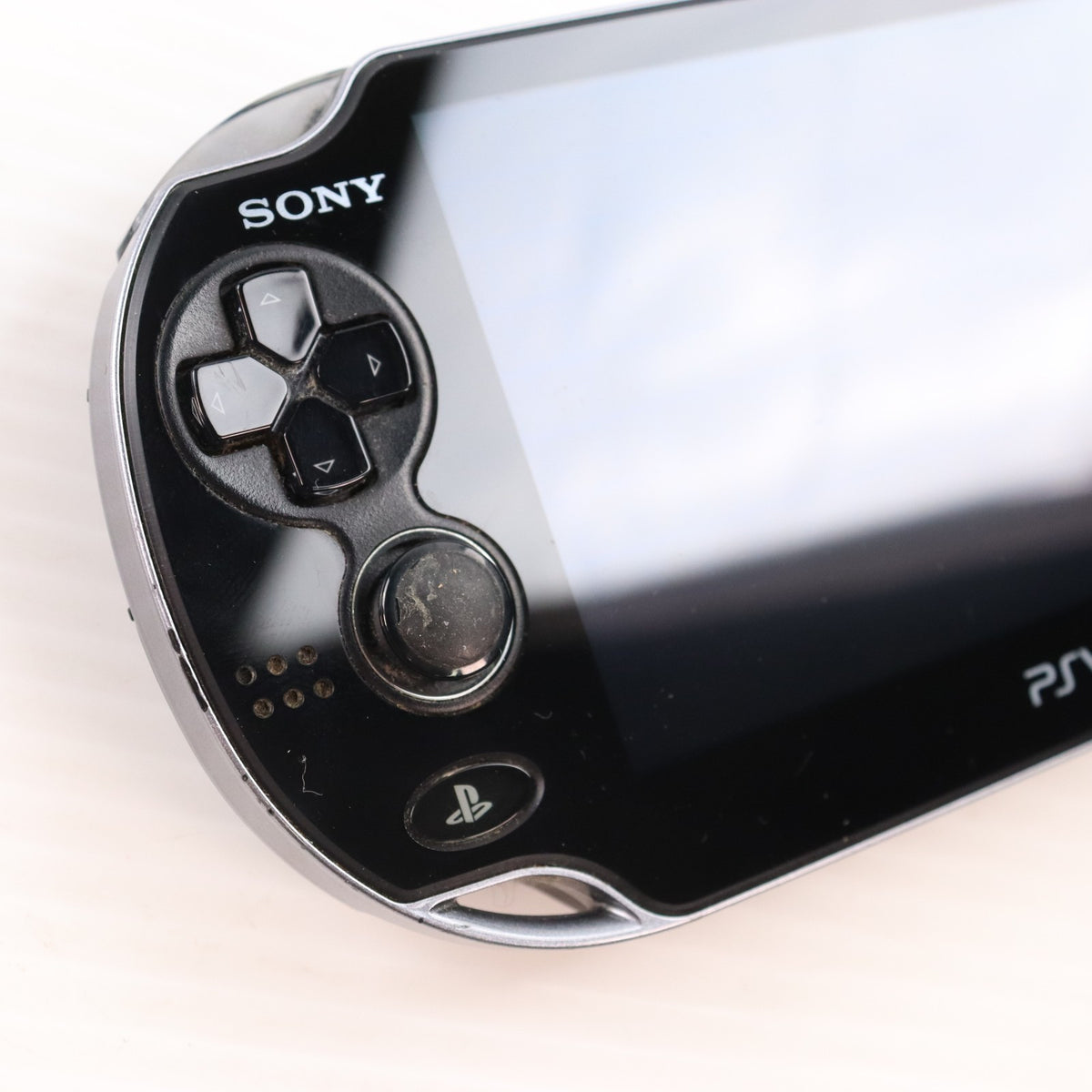 【中古即納】[PSVita] (本体) PlayStation Vita(プレイステーション ヴィータ) 3G/Wi-Fiモデル クリスタル・ブラック(初回限定版) SCE(PCH-1100AA01)(20111217)