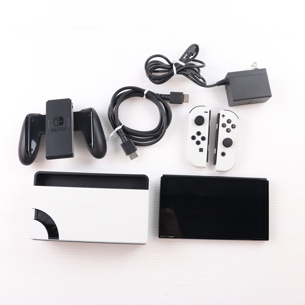 【中古即納】[Switch] (本体) Nintendo Switch(ニンテンドースイッチ) 有機ELモデル Joy-Con(L)/(R) ホワイト 任天堂(HEG-S-KAAAA)(20211008)