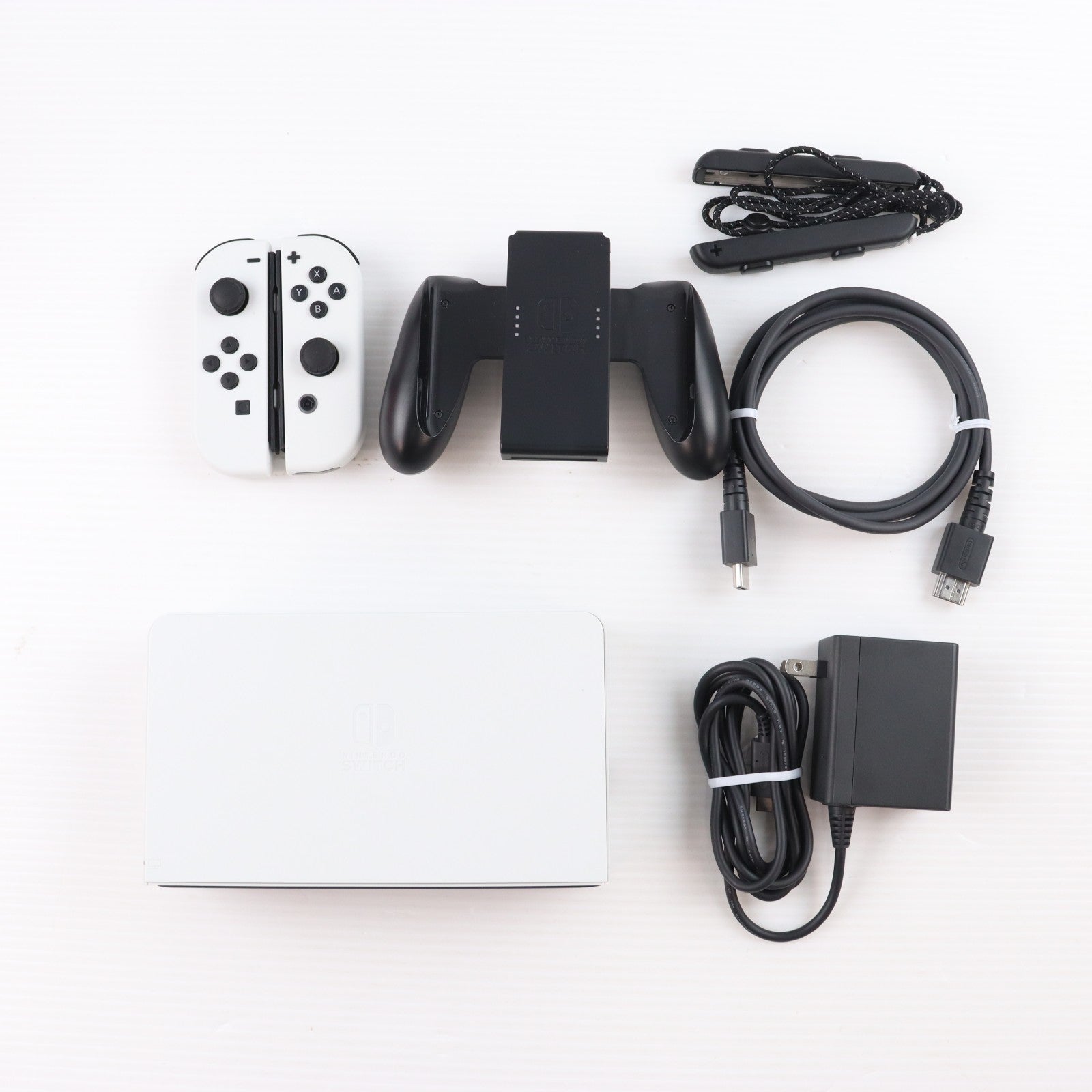 【中古即納】[Switch] (本体) Nintendo Switch(ニンテンドースイッチ) 有機ELモデル Joy-Con(L)/(R) ホワイト 任天堂(HEG-S-KAAAA)(20211008)