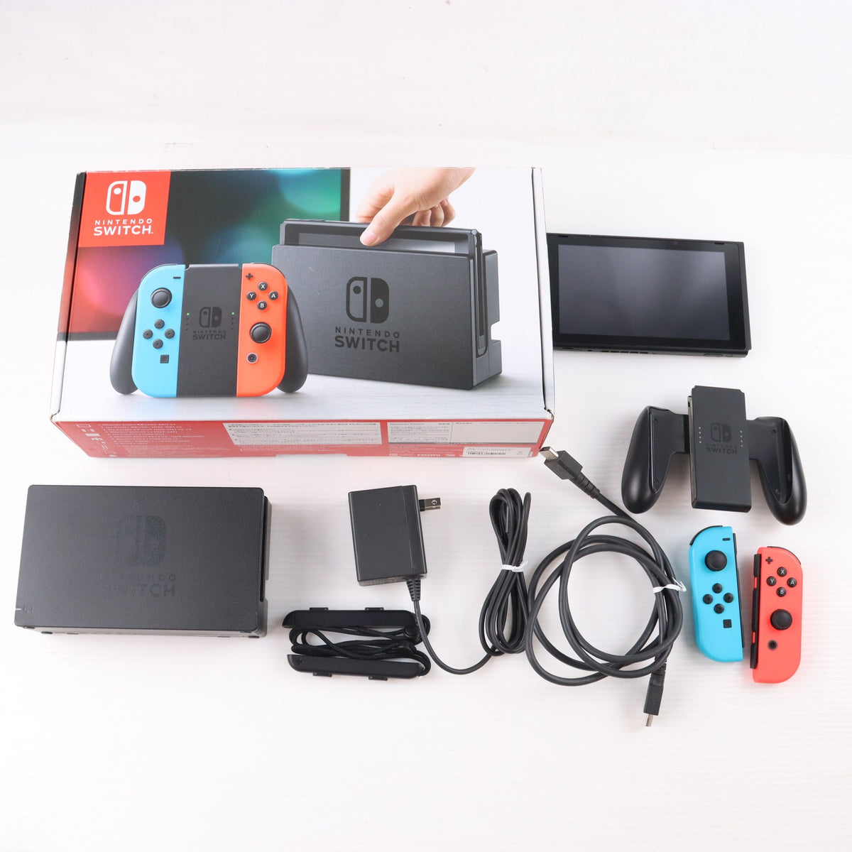 【中古即納】[Switch] (本体) Nintendo Switch(ニンテンドースイッチ) Joy-Con(L) ネオンブルー/R ネオンレッド 任天堂(HAC-S-KABAA)(20170303)