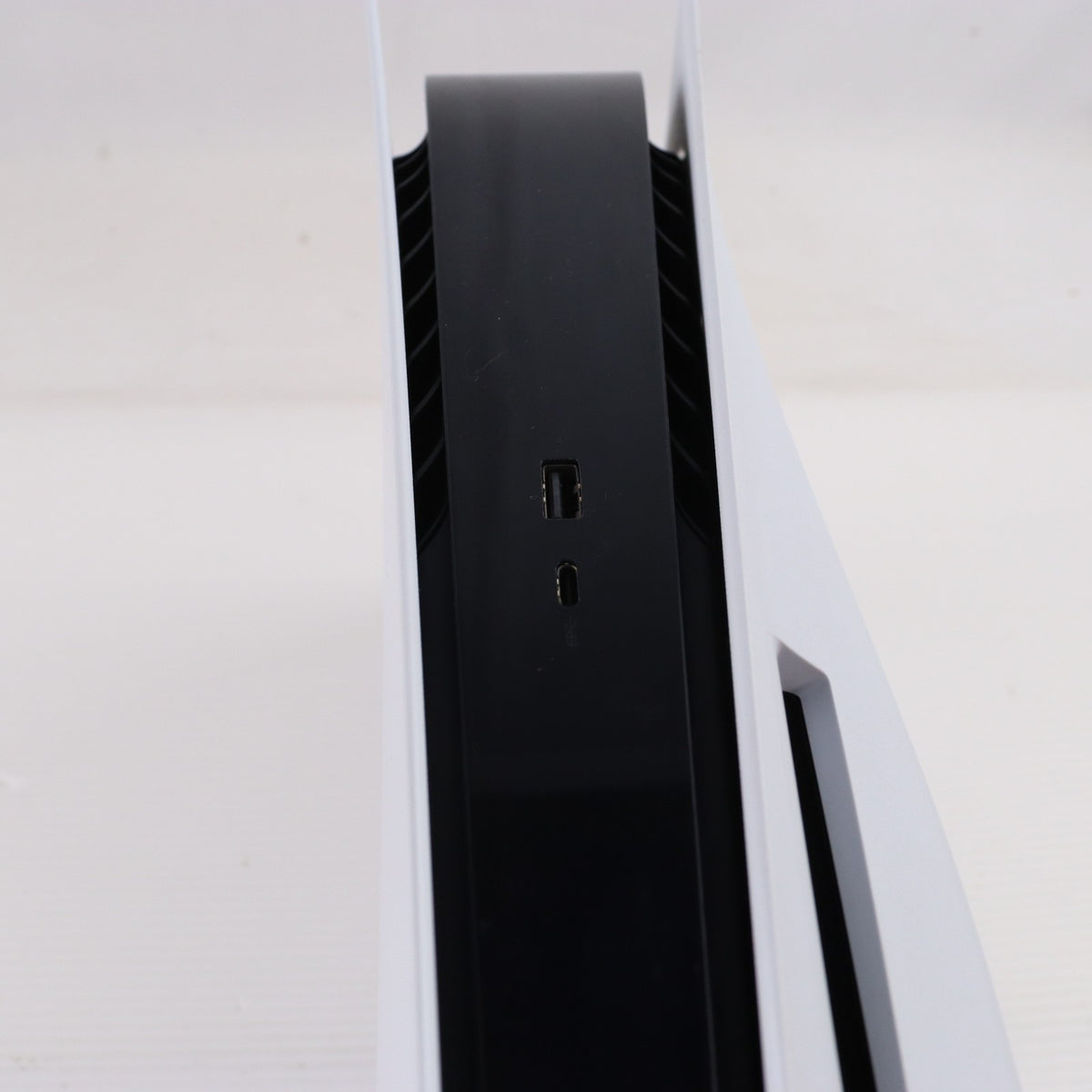 【中古即納】[PS5] (本体) PlayStation 5(プレイステーション5) SIE(CFI-1200A01)(20220915)