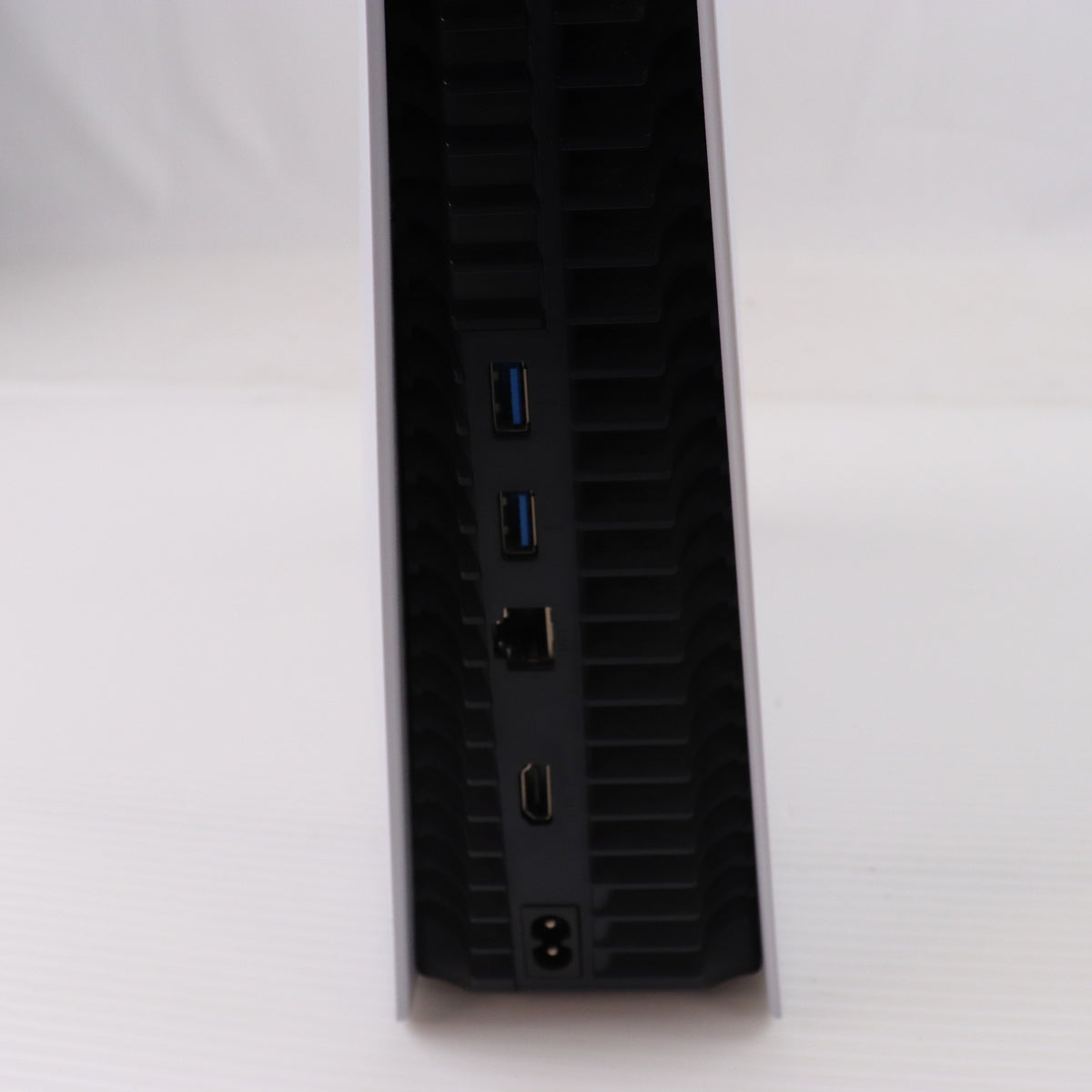 【中古即納】[PS5] (本体) PlayStation 5(プレイステーション5) SIE(CFI-1200A01)(20220915)