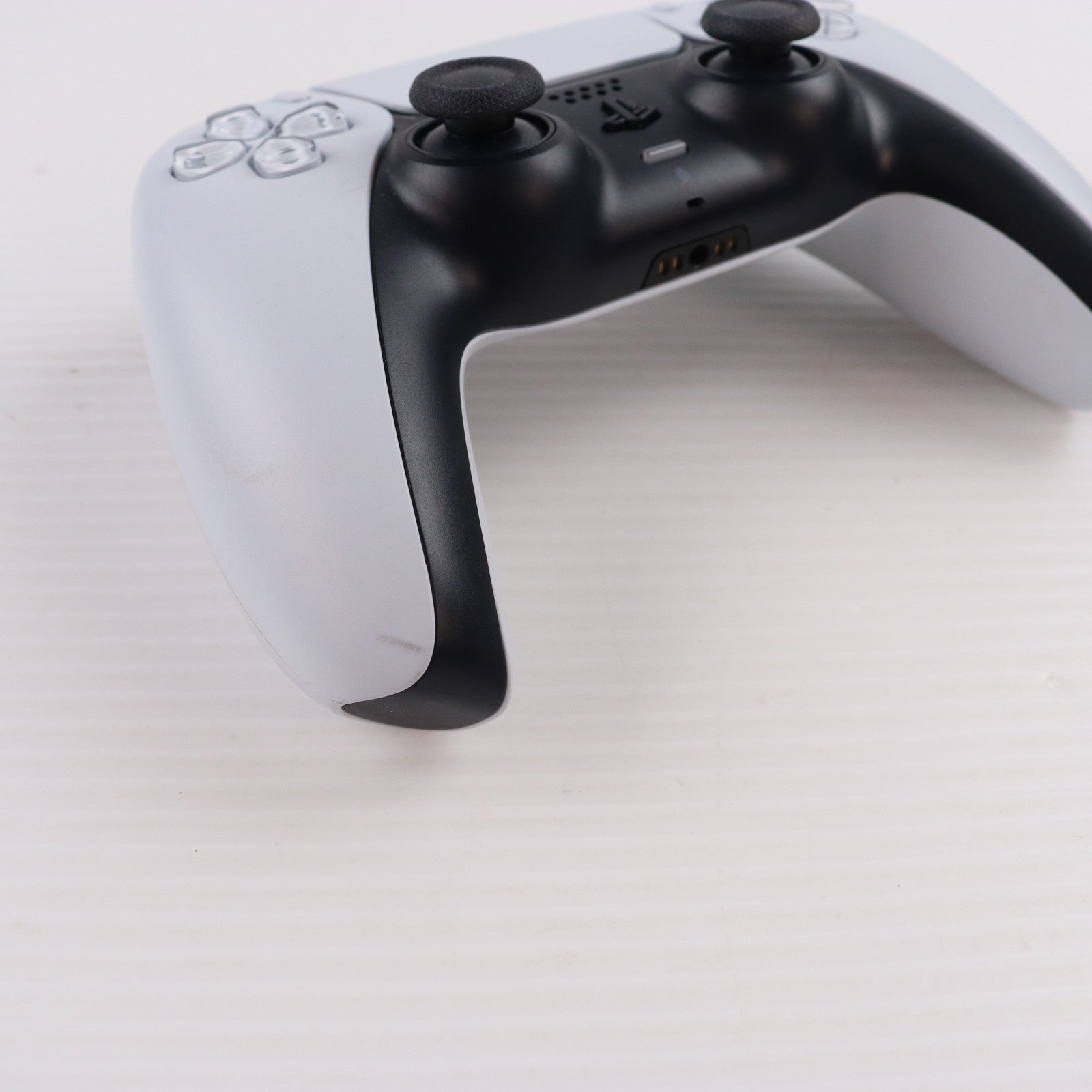 【中古即納】[PS5] (本体) PlayStation 5(プレイステーション5) SIE(CFI-1200A01)(20220915)