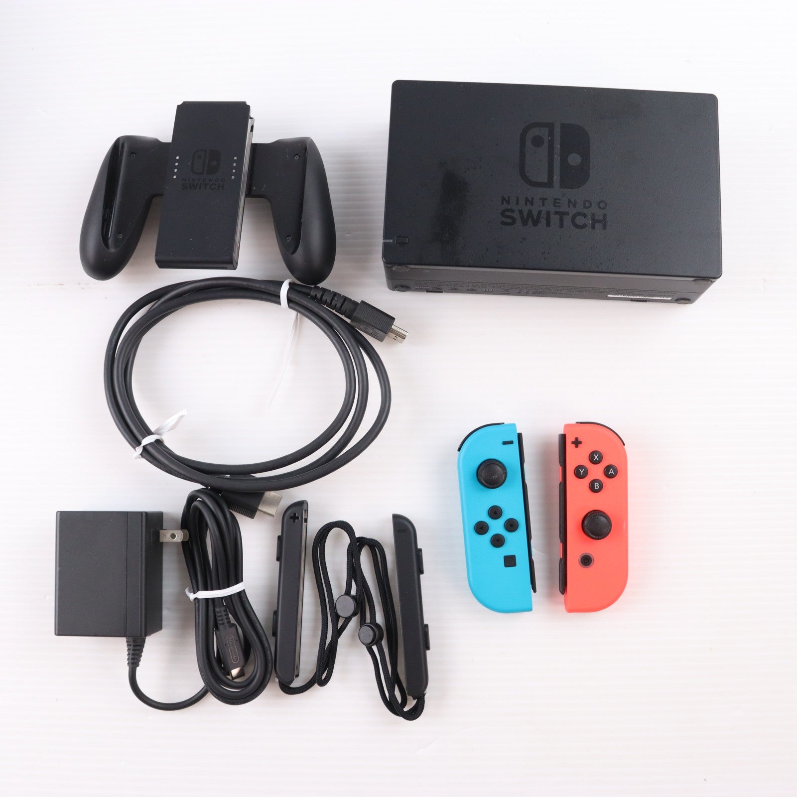 【中古即納】[Switch] (本体) Nintendo Switch(ニンテンドースイッチ) Joy-Con(L) ネオンブルー/(R) ネオンレッド 任天堂(HAD-S-KABAA)(20190830)