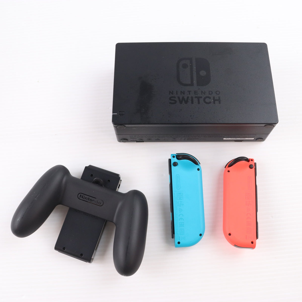 【中古即納】[Switch] (本体) Nintendo Switch(ニンテンドースイッチ) Joy-Con(L) ネオンブルー/(R) ネオンレッド 任天堂(HAD-S-KABAA)(20190830)
