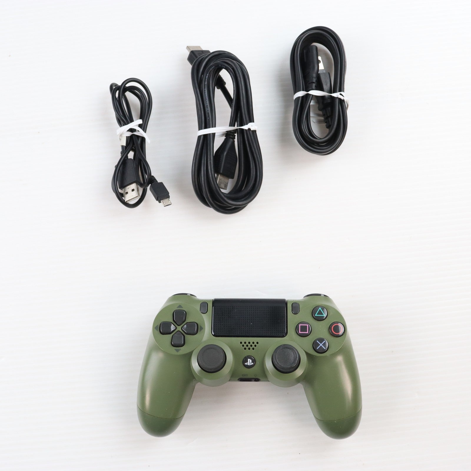【中古即納】[PS4] (本体) PlayStation 4(プレイステーション4) コール オブ デューティ ワールドウォーII(Call of Duty: WWII) リミテッドエディション SIE(CUHJ-10018)(20171103)