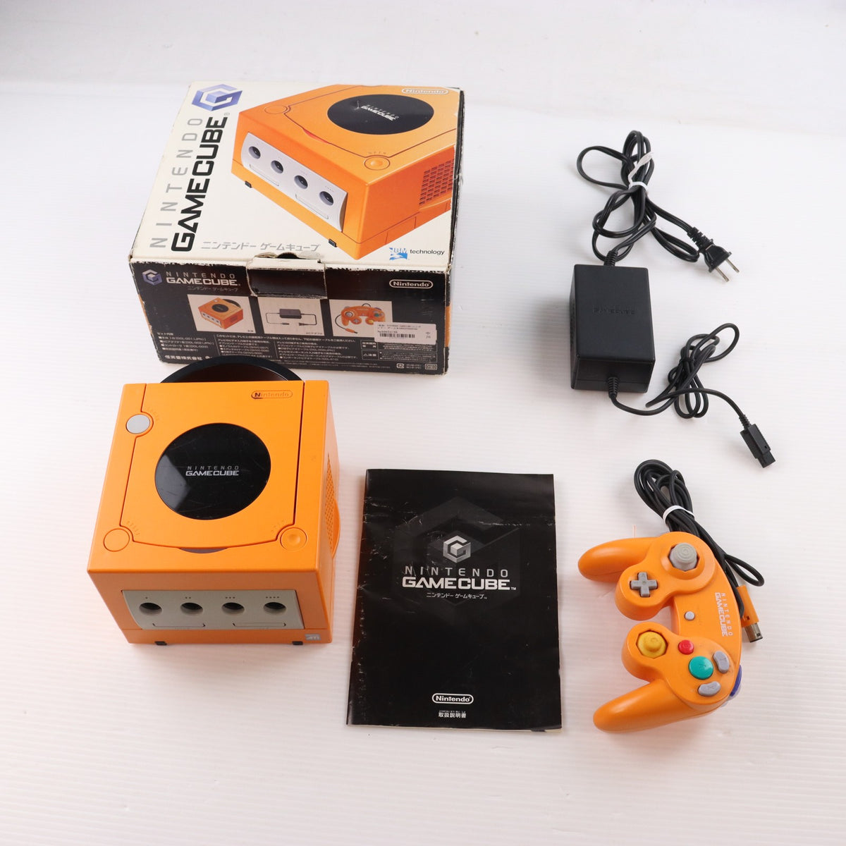【中古即納】[GC] (本体) NINTENDO GAMECUBE(ニンテンドー ゲームキューブ) オレンジ 任天堂(DOL-SOA)(20011121)