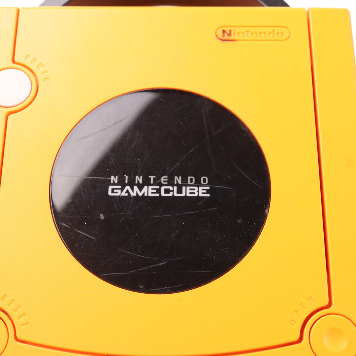 【中古即納】[GC] (本体) NINTENDO GAMECUBE(ニンテンドー ゲームキューブ) オレンジ 任天堂(DOL-SOA)(20011121)