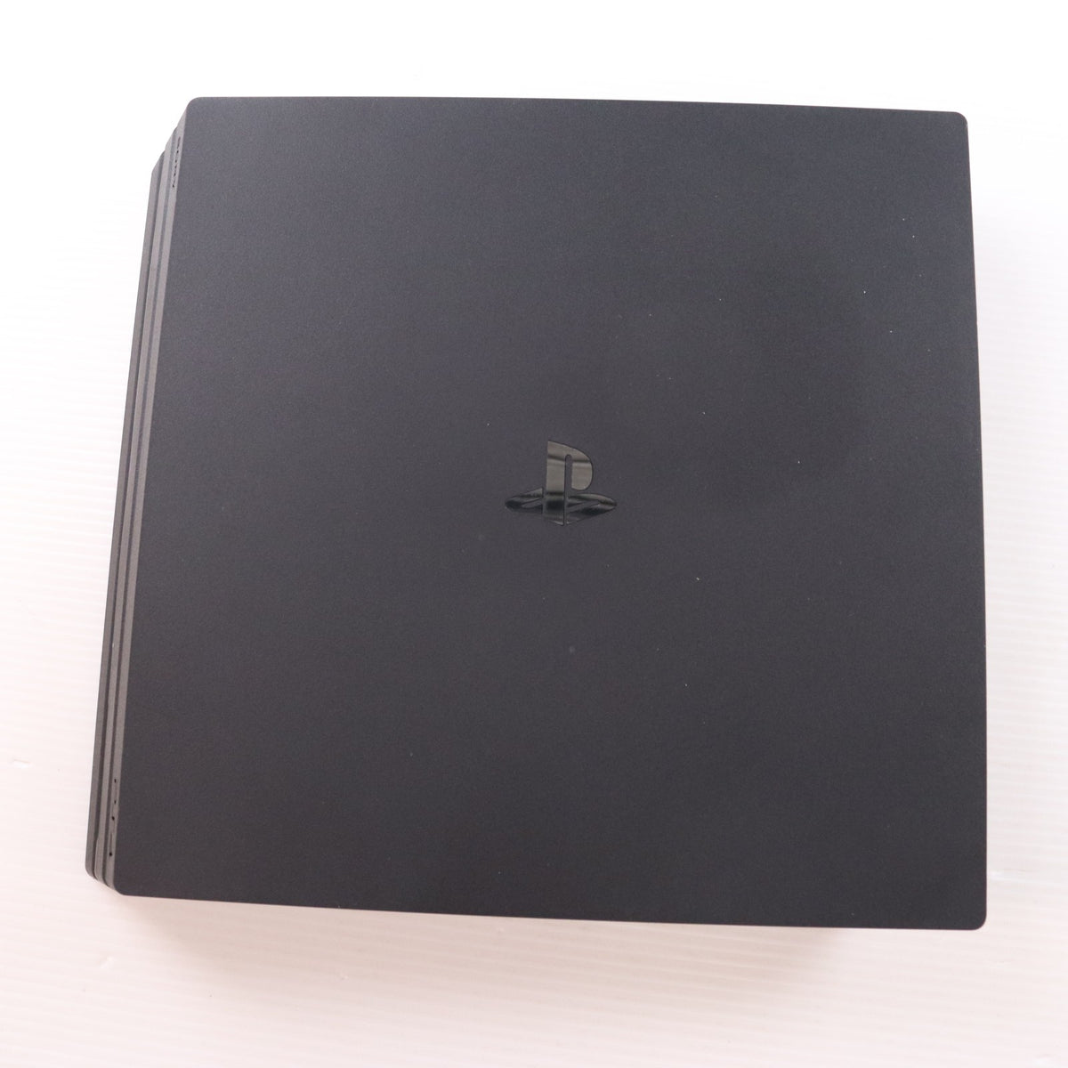【中古即納】[PS4] (本体) PlayStation 4 Pro(プレイステーション4 プロ) ジェット・ブラック 1TB SIE(CUH-7000BB01)(20161110)