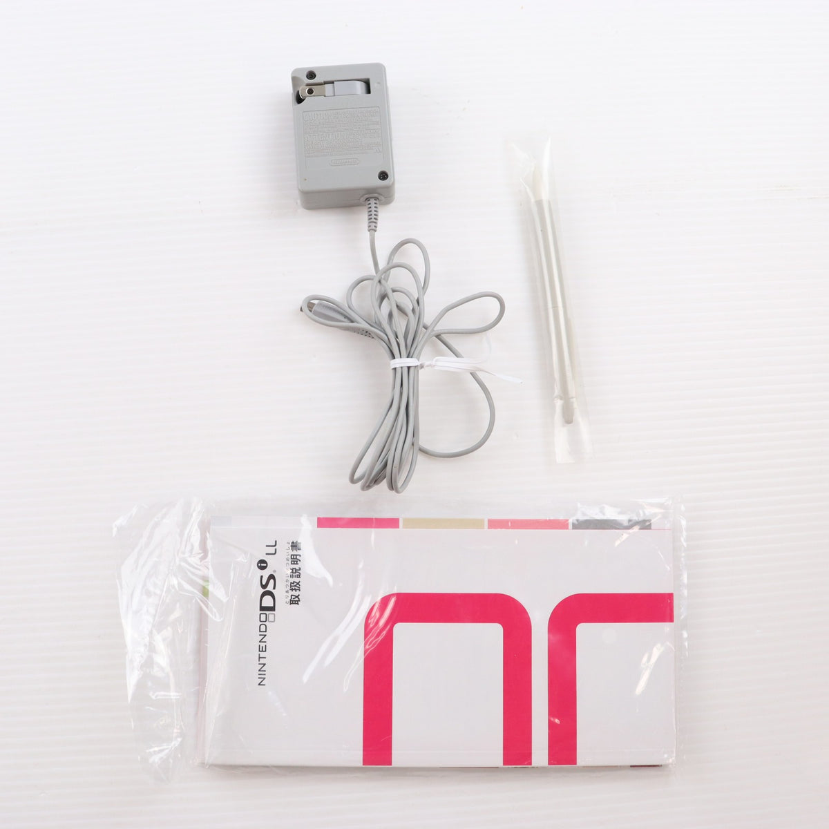 【中古即納】[NDS] (本体) ニンテンドーDsi LL ナチュラルホワイト 任天堂(UTL-S-WGA)(20091121)