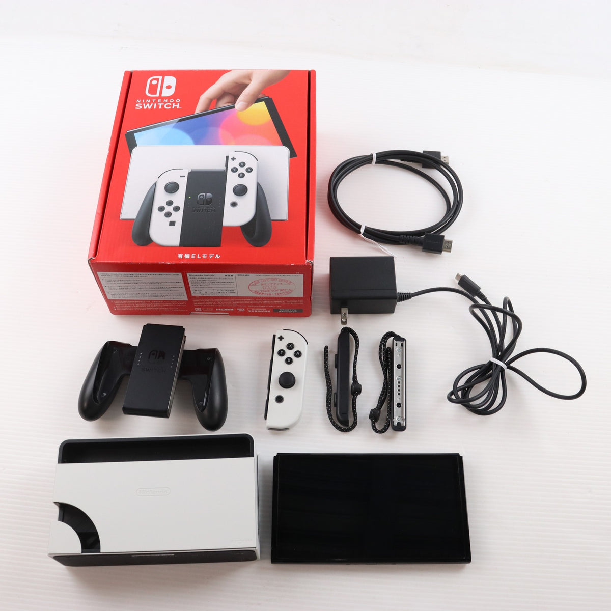 【中古即納】[Switch] (本体) Nintendo Switch(ニンテンドースイッチ) 有機ELモデル Joy-Con(L)/(R) ホワイト 任天堂(HEG-S-KAAAA)(20211008)