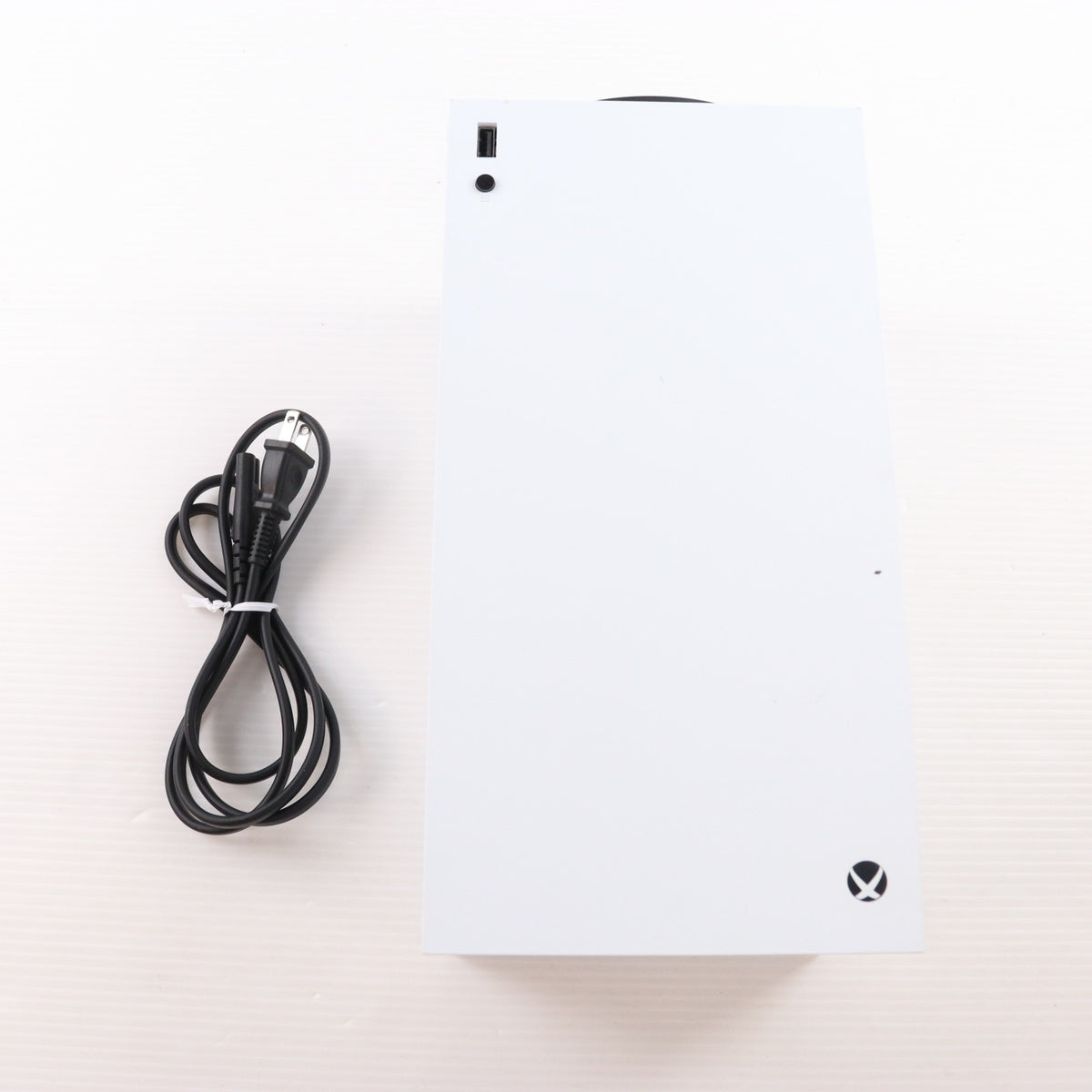 【中古即納】[XboxX/S] (本体) Xbox Series X 1TB デジタルエディション 日本マイクロソフト(EP2-00708)(20241015)