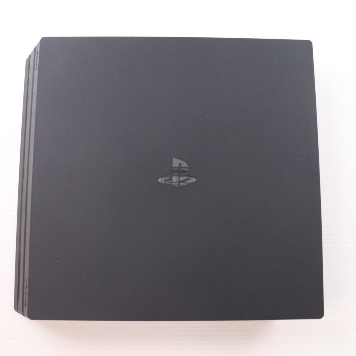 【中古即納】[PS4] (本体) PlayStation 4 Pro(プレイステーション4 プロ) ジェット・ブラック 1TB SIE(CUH-7000BB01)(20161110)