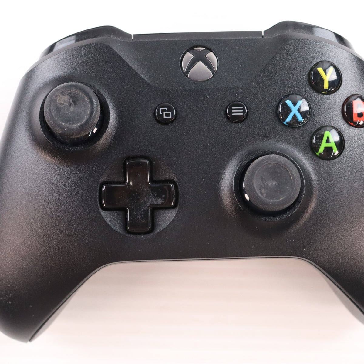 【中古即納】[XboxOne] (本体) Xbox One X 1TB 日本マイクロソフト(CYV-00015)(20171107)
