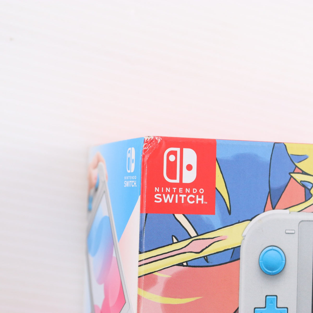 【中古即納】[Switch] (本体) Nintendo Switch Lite(ニンテンドースイッチライト) ザシアン・ザマゼンタ 任天堂(HDH-S-GBZAA)(20191101)