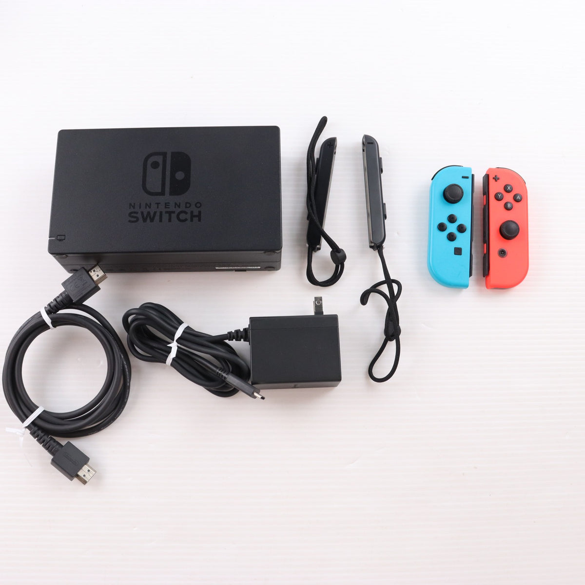 【中古即納】[Switch] (本体) Nintendo Switch(ニンテンドースイッチ) Joy-Con(L) ネオンブルー/R ネオンレッド 任天堂(HAC-S-KABAA)(20170303)