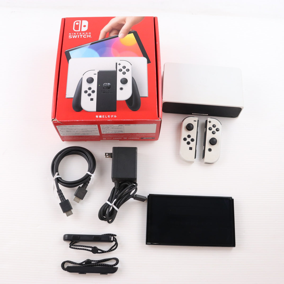 【中古即納】[Switch] (本体) Nintendo Switch(ニンテンドースイッチ) 有機ELモデル Joy-Con(L)/(R) ホワイト 任天堂(HEG-S-KAAAA)(20211008)