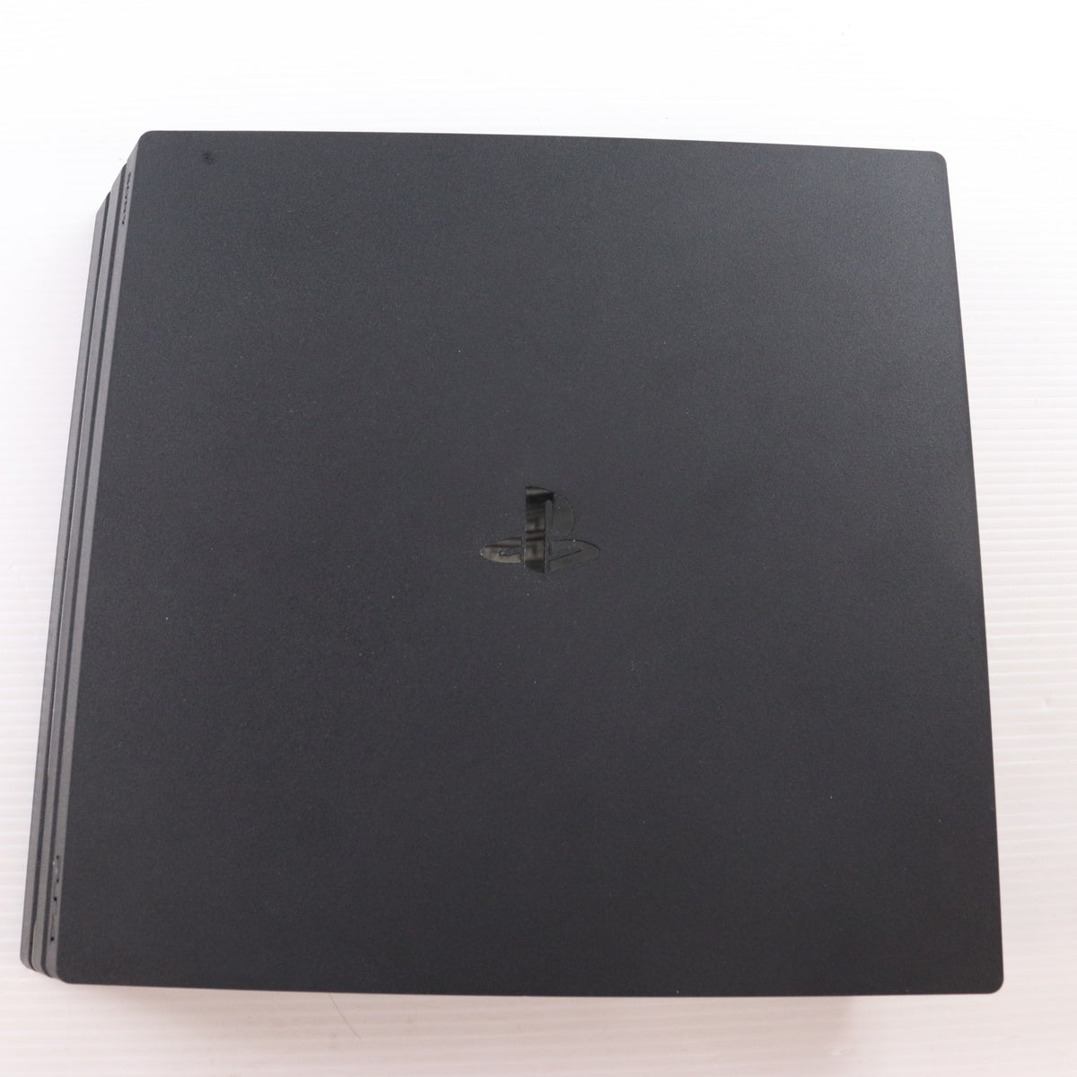 【中古即納】[PS4] (本体) PlayStation 4 Pro(プレイステーション4 プロ) ジェット・ブラック 1TB SIE(CUH-7100BB01)(20170929)