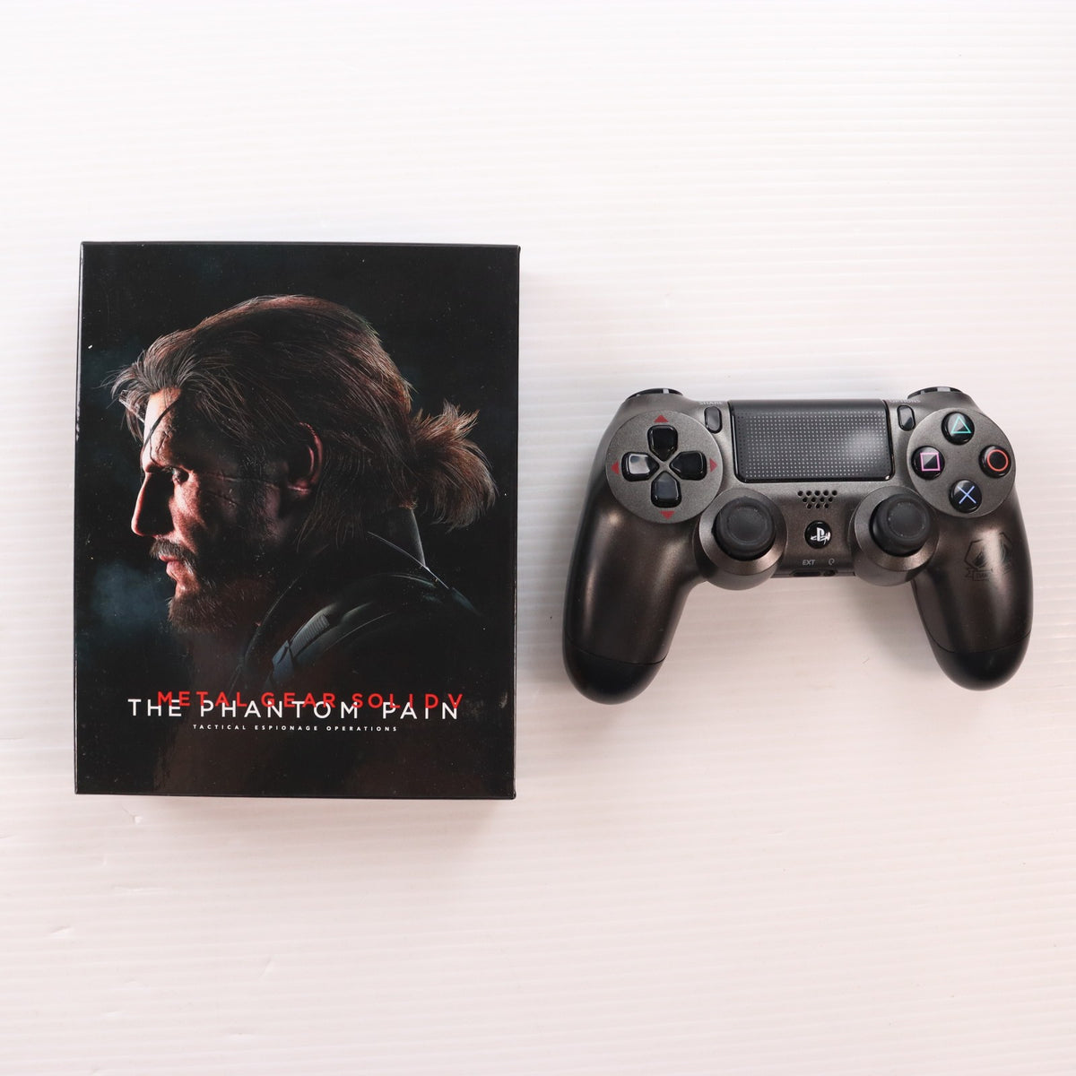 【中古即納】[PS4] (本体) PlayStation 4 METAL GEAR SOLID V LIMITED PACK THE PHANTOM PAIN EDITION(プレイステーション4 メタルギア ソリッド 5 リミテッドパック ファントムペインエディション) SCE(CUHJ-10009)(20150902)