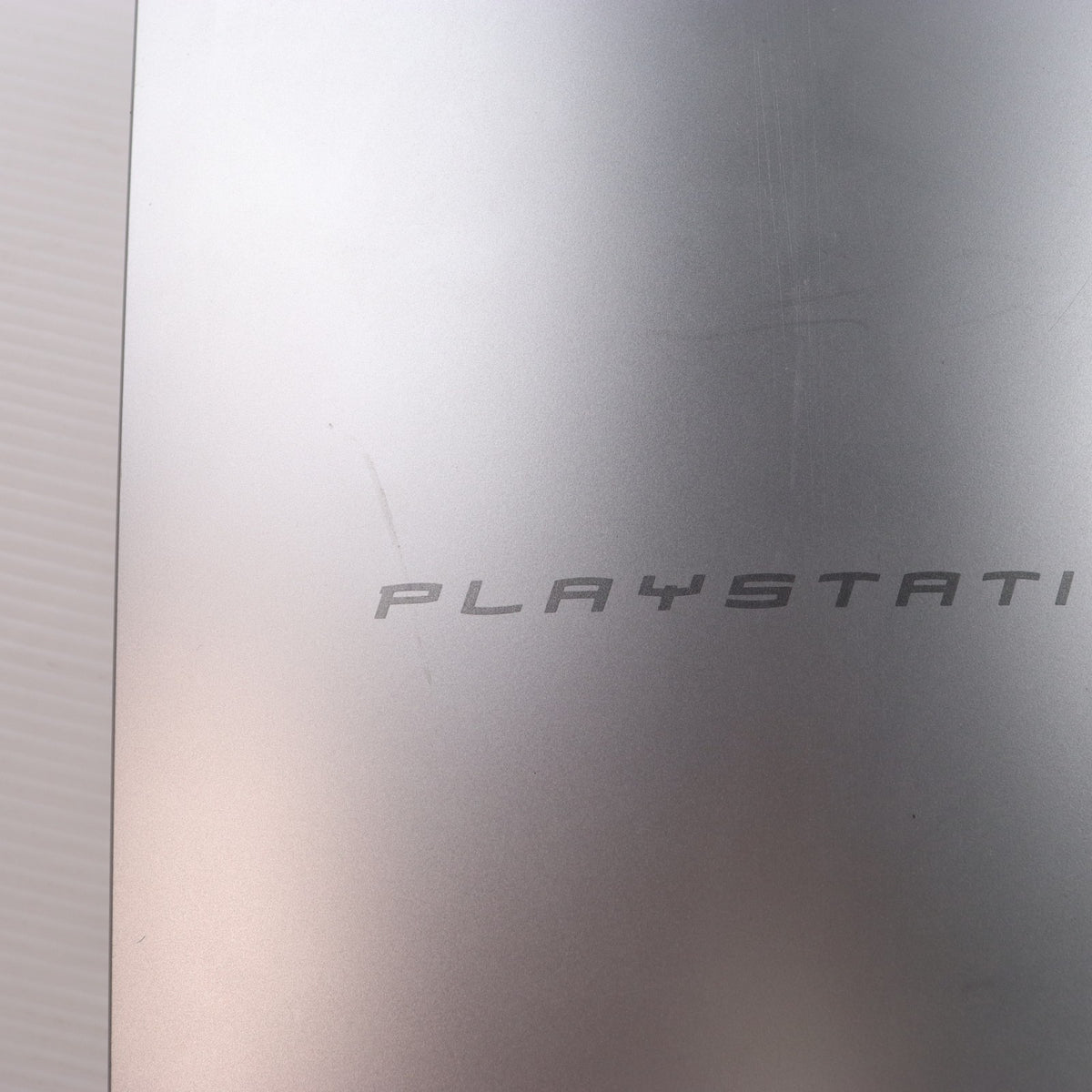 【中古即納】[PS3] (本体) PlayStation 3(プレイステーション3) METAL GEAR SOLID 4(メタルギアソリッド4) WELCOME BOX with DUALSHOCK3 HDD40GB サテン・シルバー同梱版 SCE(CEJH-10002)(20080612)