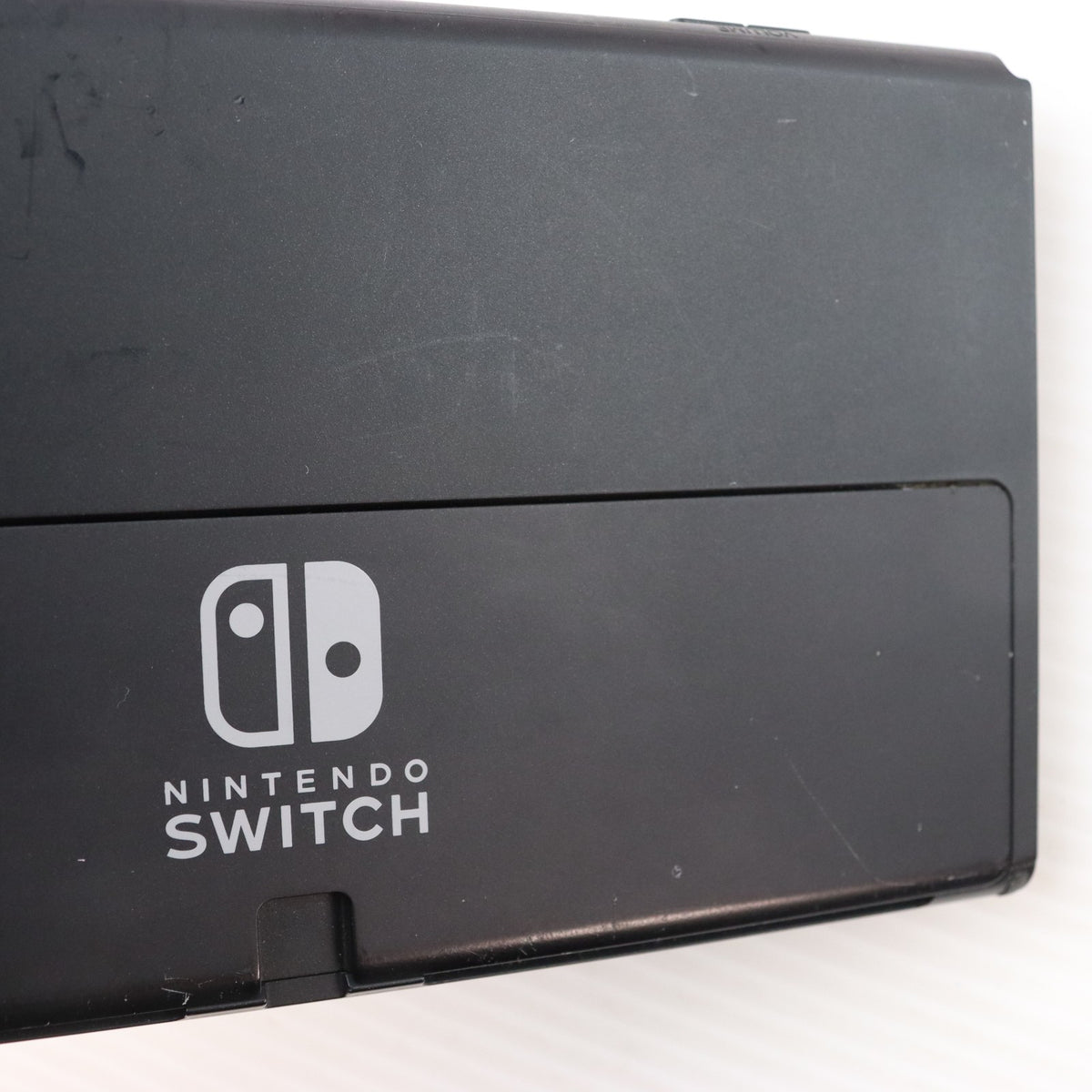 【中古即納】[Switch] (本体) Nintendo Switch(ニンテンドースイッチ) 有機ELモデル Joy-Con(L)/(R) ホワイト 任天堂(HEG-S-KAAAA)(20211008)