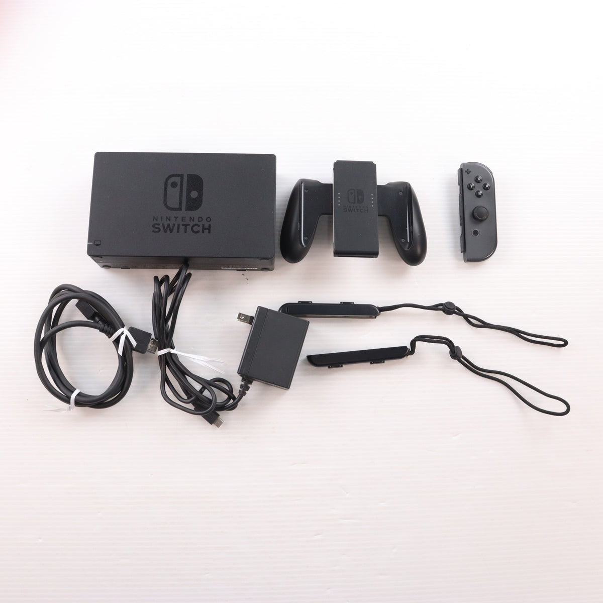 【中古即納】[Switch] (本体) Nintendo Switch(ニンテンドースイッチ) Joy-Con(L)/R グレー 任天堂(HAC-S-KAAAA)(20170303)