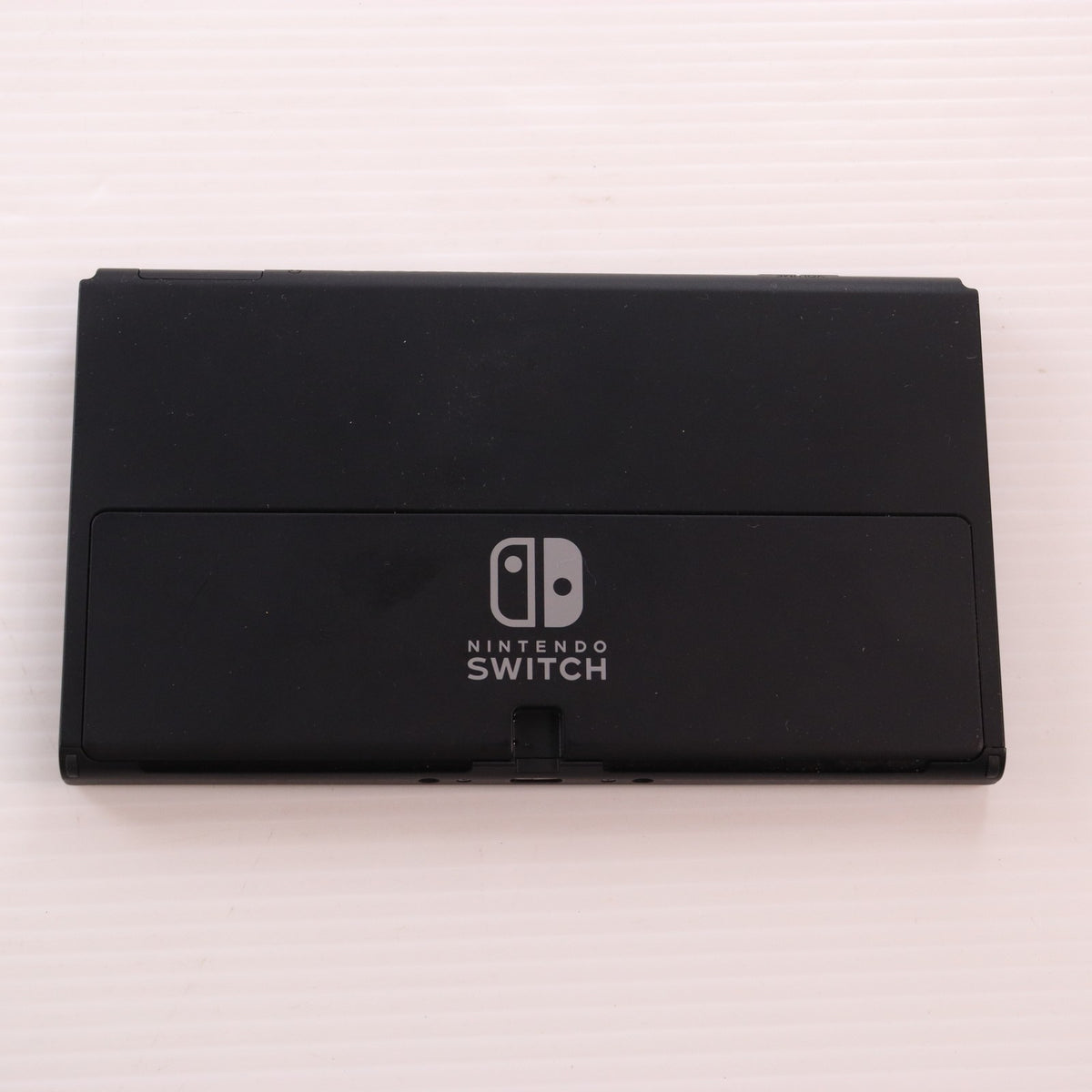 【中古即納】[Switch] (本体) Nintendo Switch(ニンテンドースイッチ) 有機ELモデル Joy-Con(L)/(R) ホワイト 任天堂(HEG-S-KAAAA)(20211008)