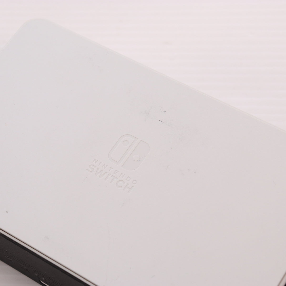 【中古即納】[Switch] (本体) Nintendo Switch(ニンテンドースイッチ) 有機ELモデル Joy-Con(L)/(R) ホワイト 任天堂(HEG-S-KAAAA)(20211008)