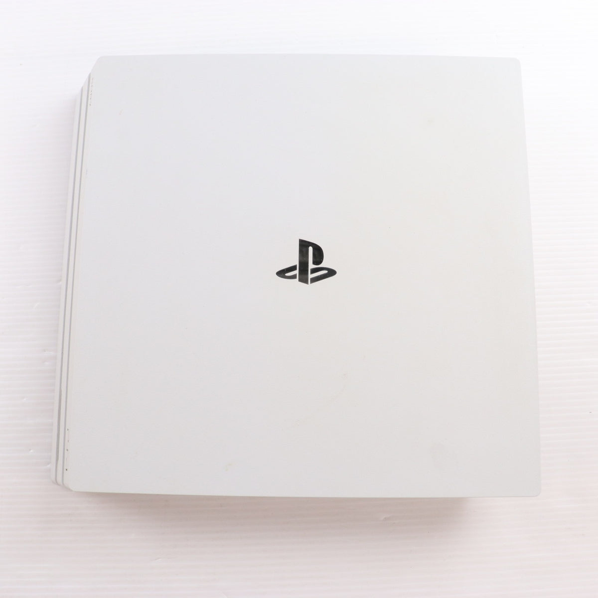 【中古即納】[PS4] (本体) PlayStation 4 Pro(プレイステーション4 プロ) グレイシャー・ホワイト 1TB SIE(CUH-7200BB02)(20181012)