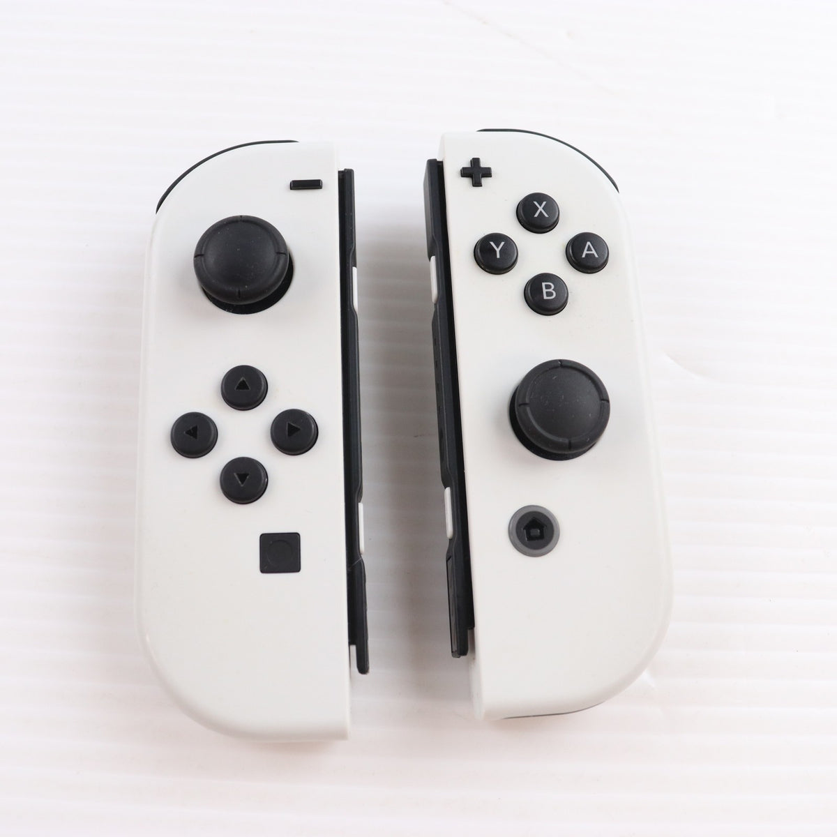 【中古即納】[Switch] (本体) Nintendo Switch(ニンテンドースイッチ) 有機ELモデル Joy-Con(L)/(R) ホワイト 任天堂(HEG-S-KAAAA)(20211008)