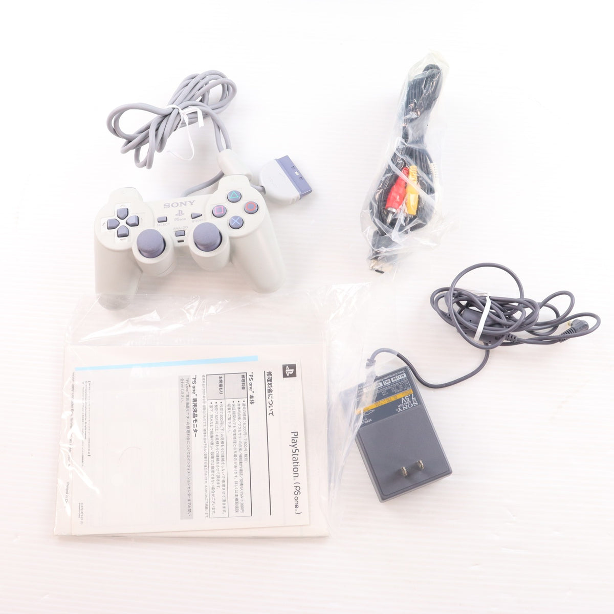 【中古即納】[PS] (本体) PlayStation PS one(プレイステーション ピーエス ワン)&液晶モニターCOMBO SCE(SCPH-140)(20011122)