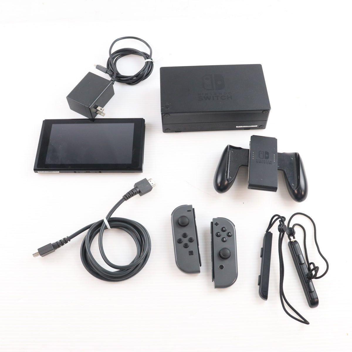 【中古即納】[Switch] (本体) マイニンテンドーストア限定 Nintendo Switch(ニンテンドースイッチ) カスタマイズ Joy-Con(L)/(R) グレー Joy-Conストラップ ブラック/グレー 任天堂(HAC-S-KABAA)(20170303)