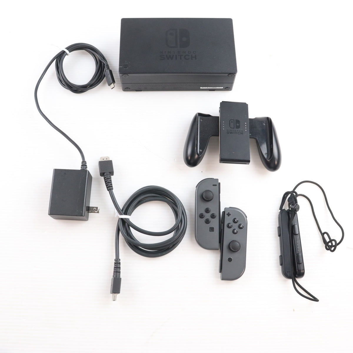 【中古即納】[Switch] (本体) マイニンテンドーストア限定 Nintendo Switch(ニンテンドースイッチ) カスタマイズ Joy-Con(L)/(R) グレー Joy-Conストラップ ブラック/グレー 任天堂(HAC-S-KABAA)(20170303)
