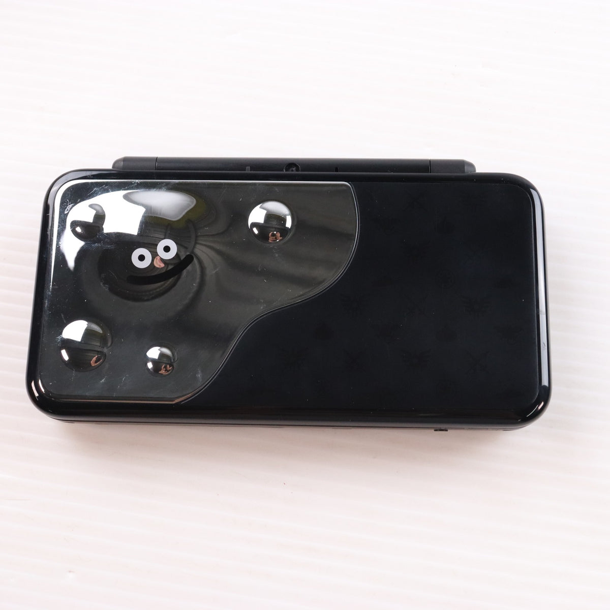 【中古即納】[3DS] (本体) Newニンテンドー2DS LL ドラゴンクエスト はぐれメタルエディション 任天堂(JAN-S-KBCA)(20170729)