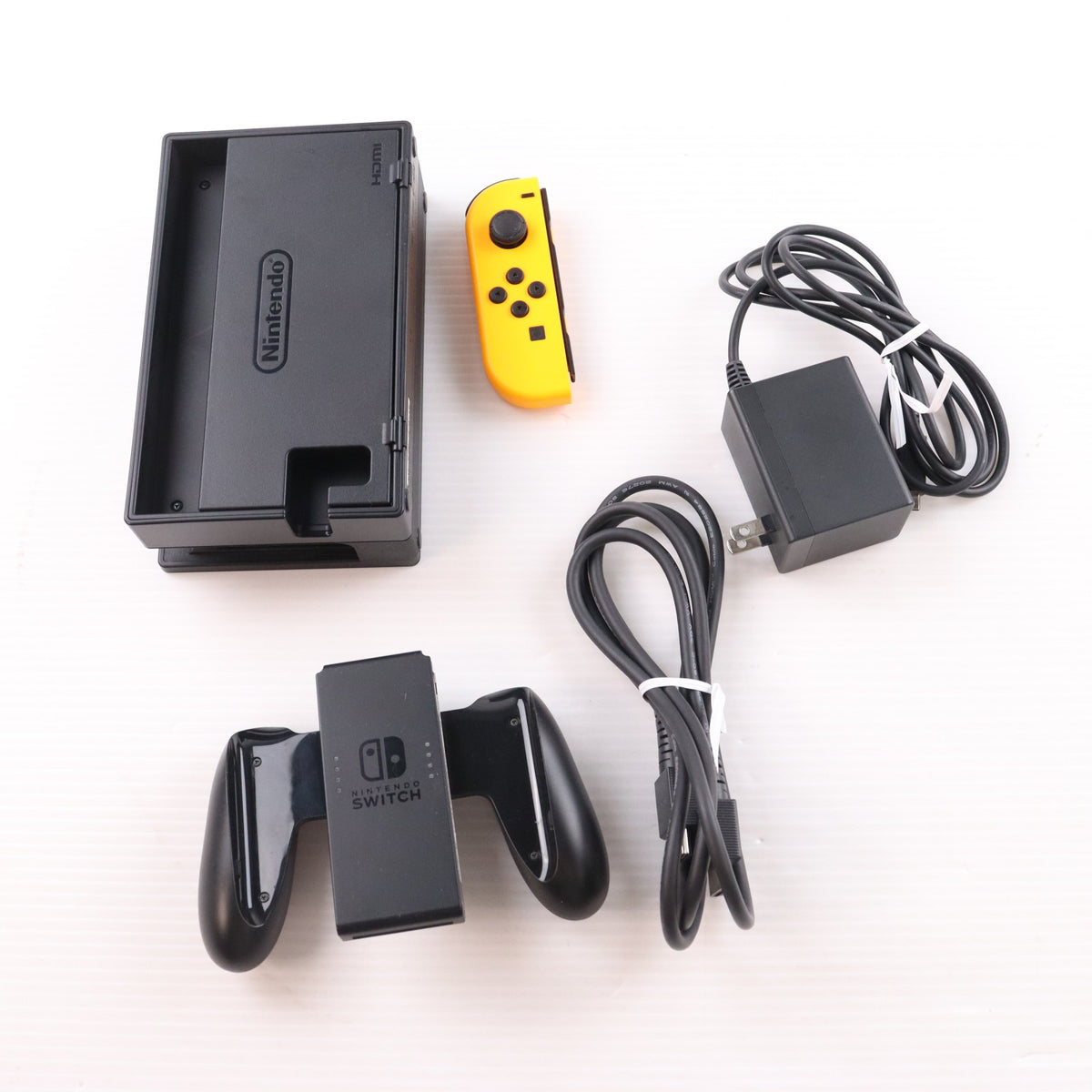 【中古即納】[Switch] (本体) マイニンテンドーストア限定 (新型)Nintendo Switch(ニンテンドースイッチ) カスタマイズ Joy-Con(L) ネオンオレンジ/(R) ネオングリーン Joy-Conストラップ ブラック 任天堂(HAD-S-KAYAA)(20190830)