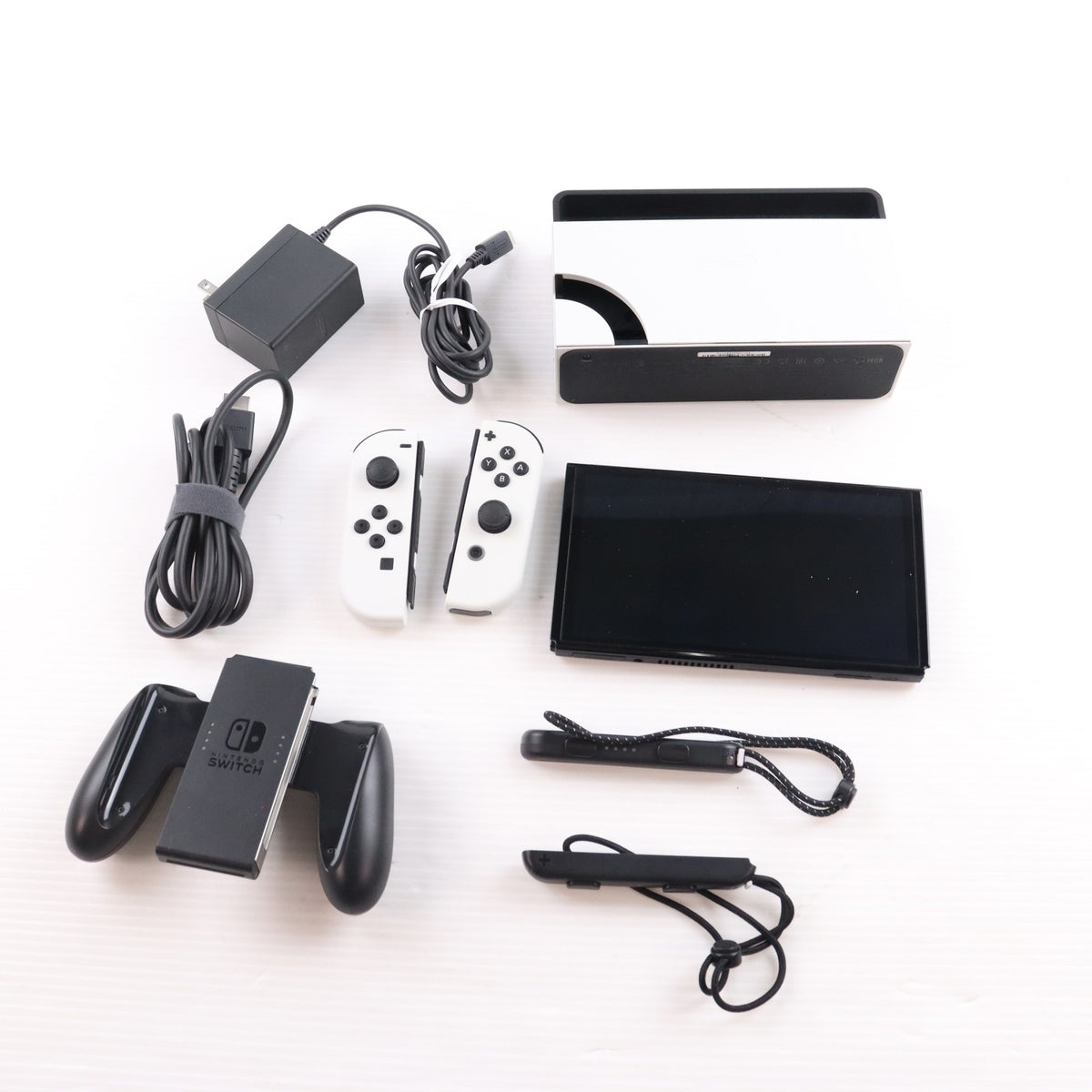 【中古即納】[Switch] (本体) Nintendo Switch(ニンテンドースイッチ) 有機ELモデル Joy-Con(L)/(R) ホワイト 任天堂(HEG-S-KAAAA)(20211008)