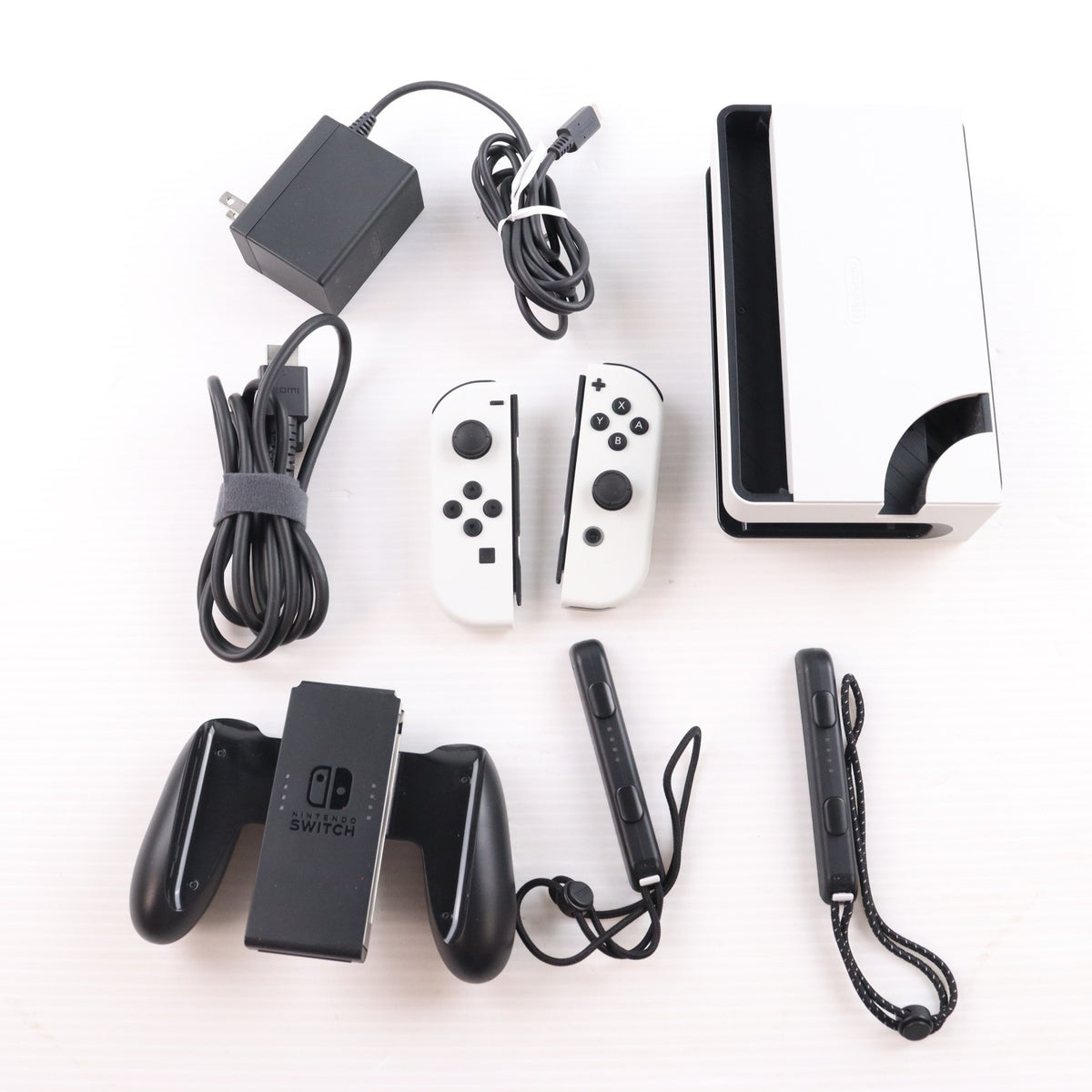 【中古即納】[Switch] (本体) Nintendo Switch(ニンテンドースイッチ) 有機ELモデル Joy-Con(L)/(R) ホワイト 任天堂(HEG-S-KAAAA)(20211008)