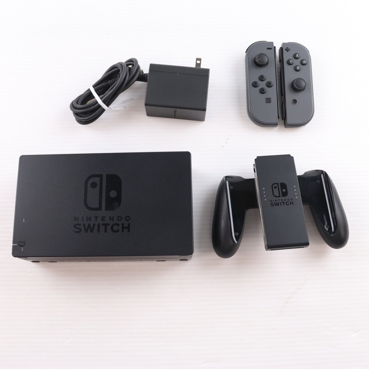 【中古即納】[Switch] (本体) Nintendo Switch(ニンテンドースイッチ) Joy-Con(L)/R グレー 任天堂(HAC-S-KAAAA)(20170303)