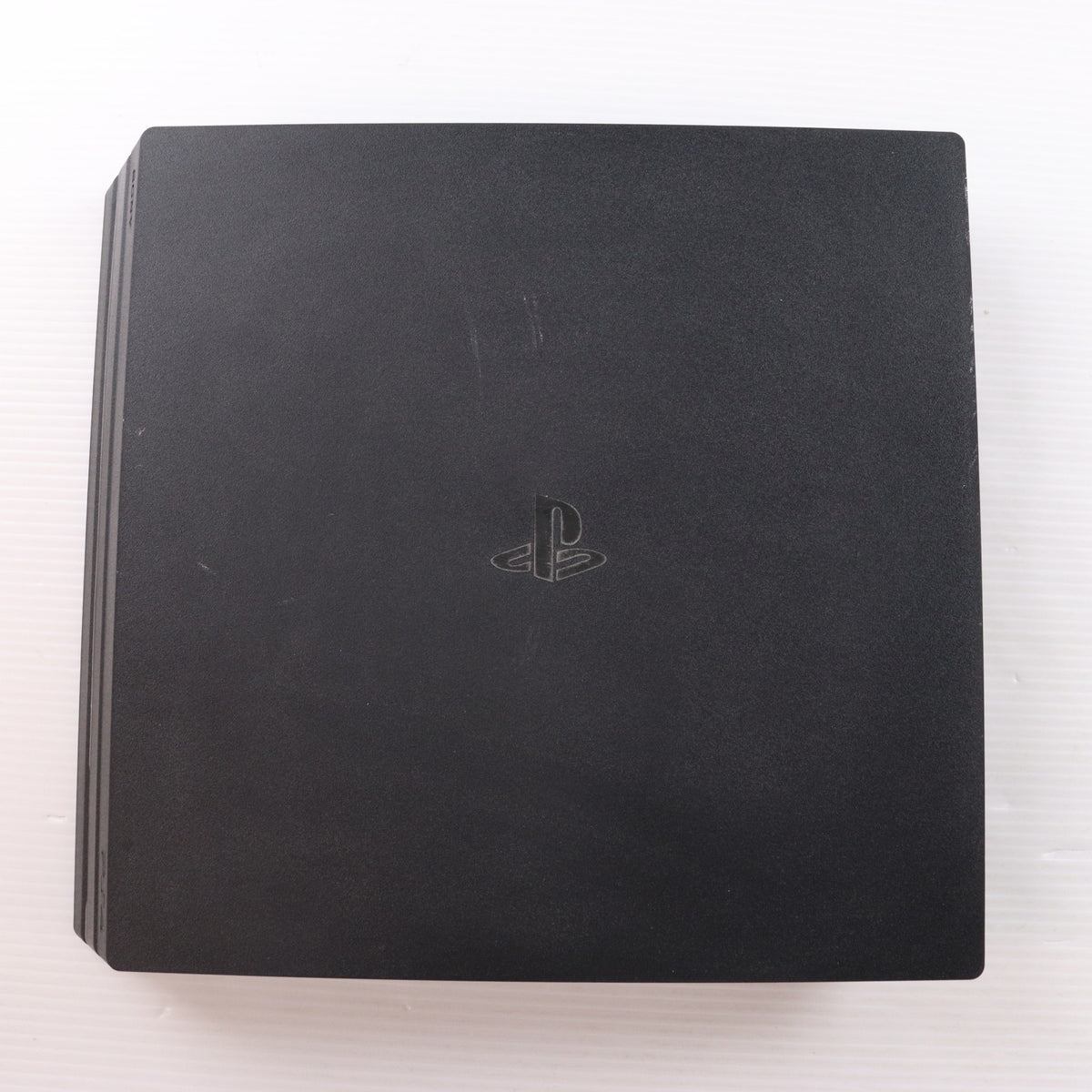 【中古即納】[PS4] (本体) PlayStation 4 Pro(プレイステーション4 プロ) ジェット・ブラック 1TB SIE(CUH-7200BB01)(20180927)