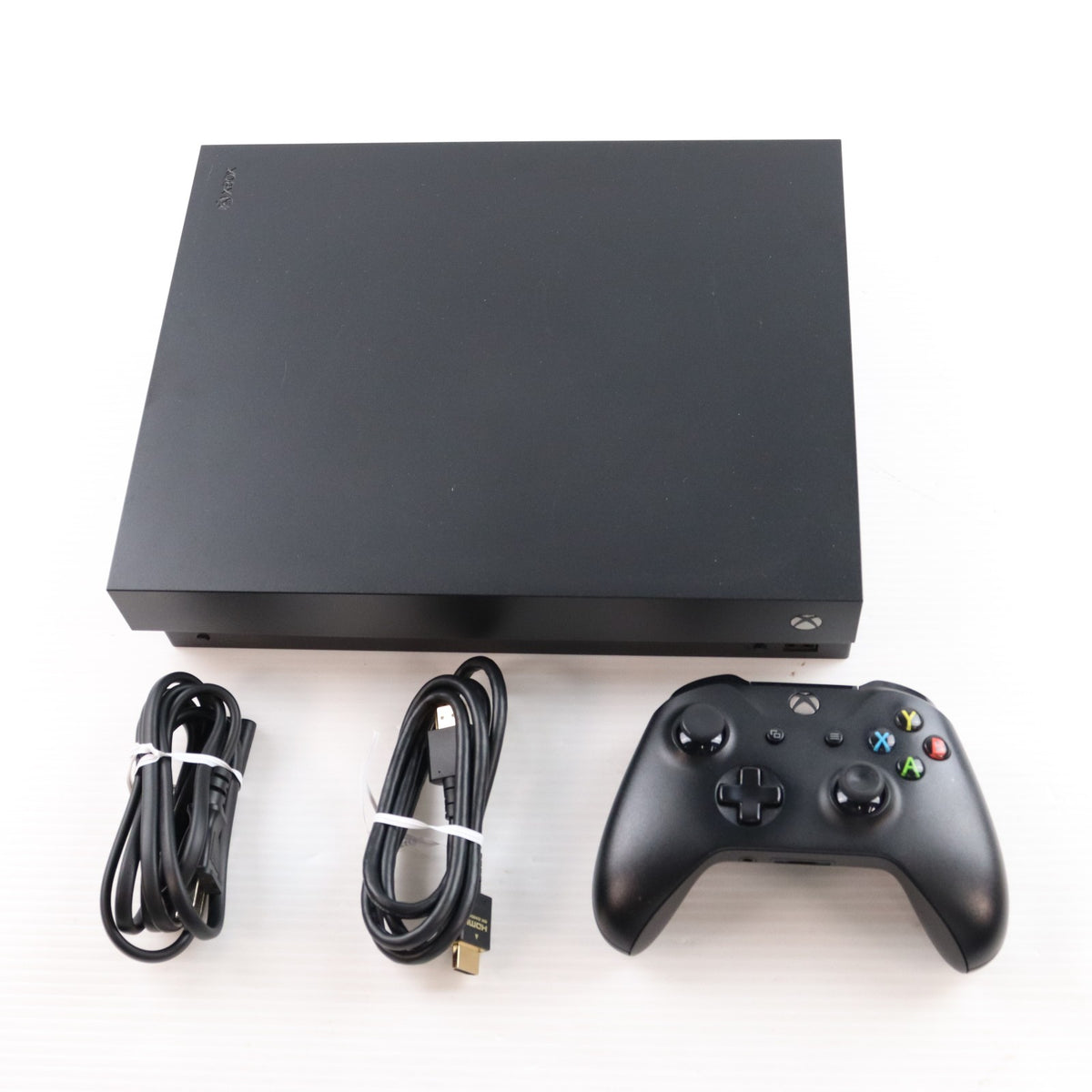 【中古即納】[XboxOne] (本体) Xbox One X 1TB 日本マイクロソフト(CYV-00015)(20171107)
