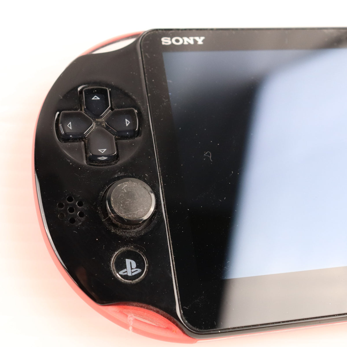 【中古即納】[PSVita] (本体) PlayStation Vita(プレイステーションVita) Wi-Fiモデル ピンク/ブラック SCE(PCH-2000ZA15)(20131010)