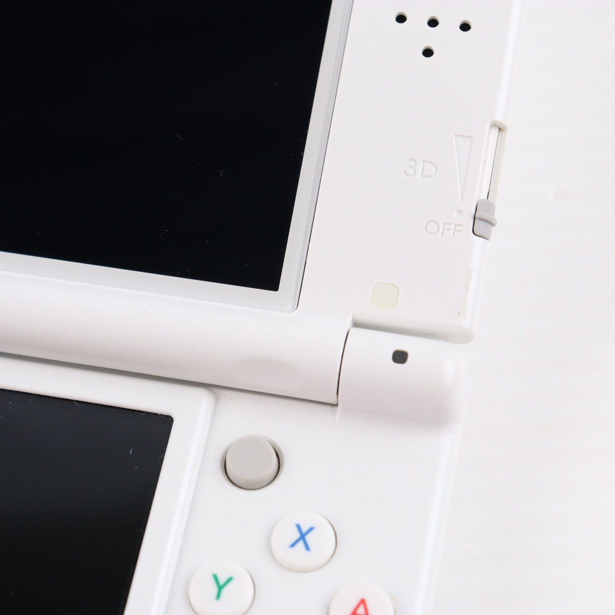 【中古即納】[3DS] (本体) Newニンテンドー3DS LL パールホワイト 任天堂(RED-S-WAAA)(20150611)