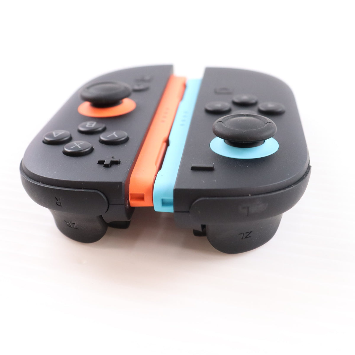 【中古即納】[Switch2] (本体) Nintendo Switch 2(ニンテンドースイッチ2)(日本語・国内専用) 任天堂(BEE-S-KB6CA)(20250605)