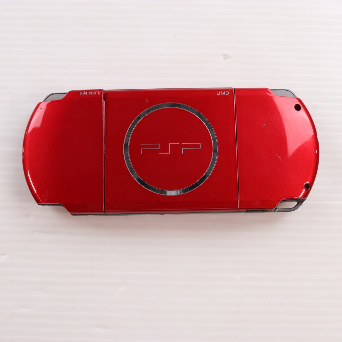 【中古即納】[PSP] (本体) PlayStation Portable(プレイステーション・ポータブル) ラディアント・レッド SCE(PSP-3000RR)(20090305)