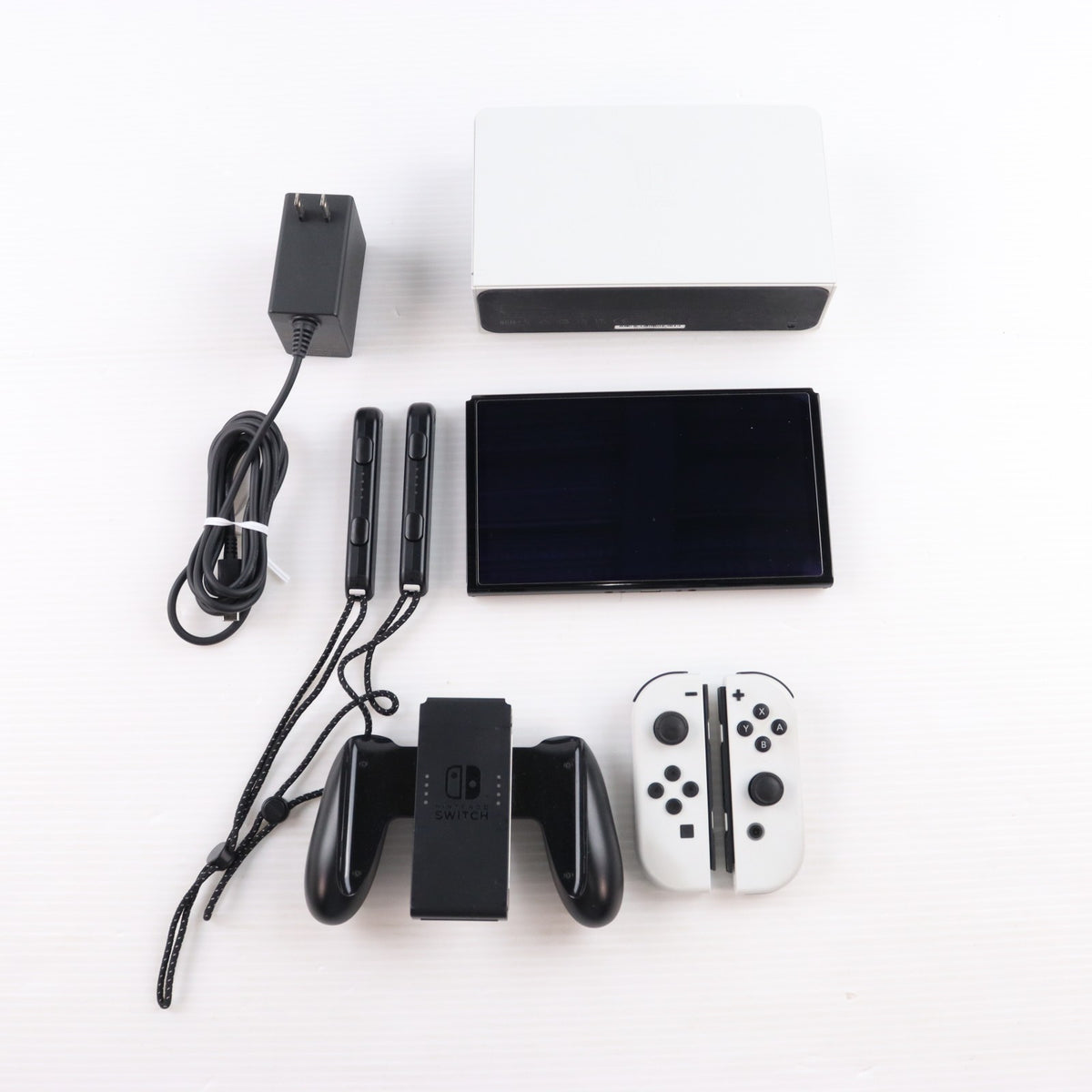 【中古即納】[Switch] (本体) Nintendo Switch(ニンテンドースイッチ) 有機ELモデル Joy-Con(L)/(R) ホワイト 任天堂(HEG-S-KAAAA)(20211008)