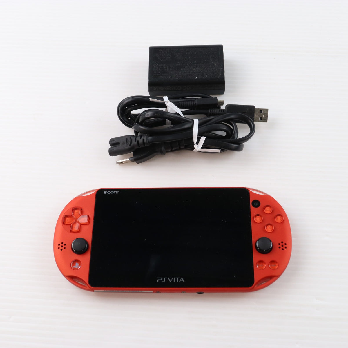 【中古即納】[PSVita] (本体) PlayStation Vita(プレイステーション ヴィータ) Wi-Fiモデル メタリック・レッド SIE(PCH-2000ZA26)(20161201)