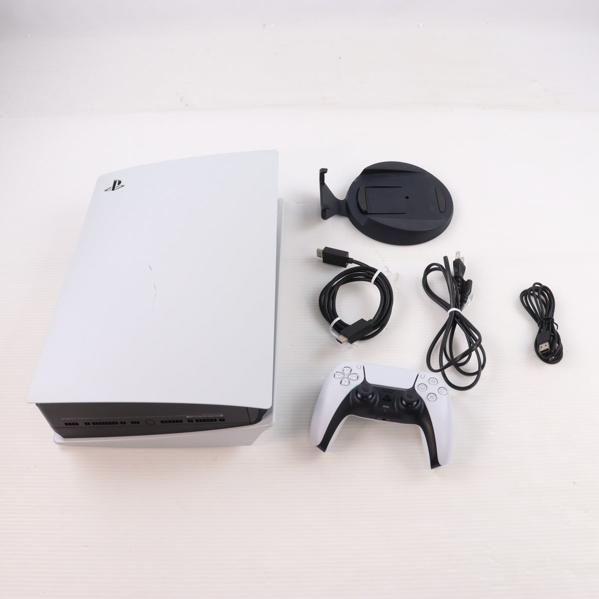【中古即納】[PS5] (本体) PlayStation 5(プレイステーション5) SIE(CFI-1000A01)(20201112)