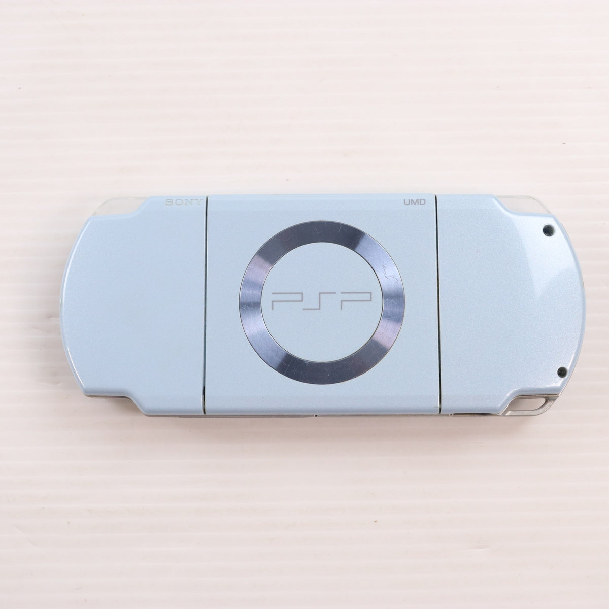【中古即納】[PSP] (本体) PlayStation Portable(プレイステーション・ポータブル) フェリシア・ブルー SCE(PSP-2000FB)(20070920)