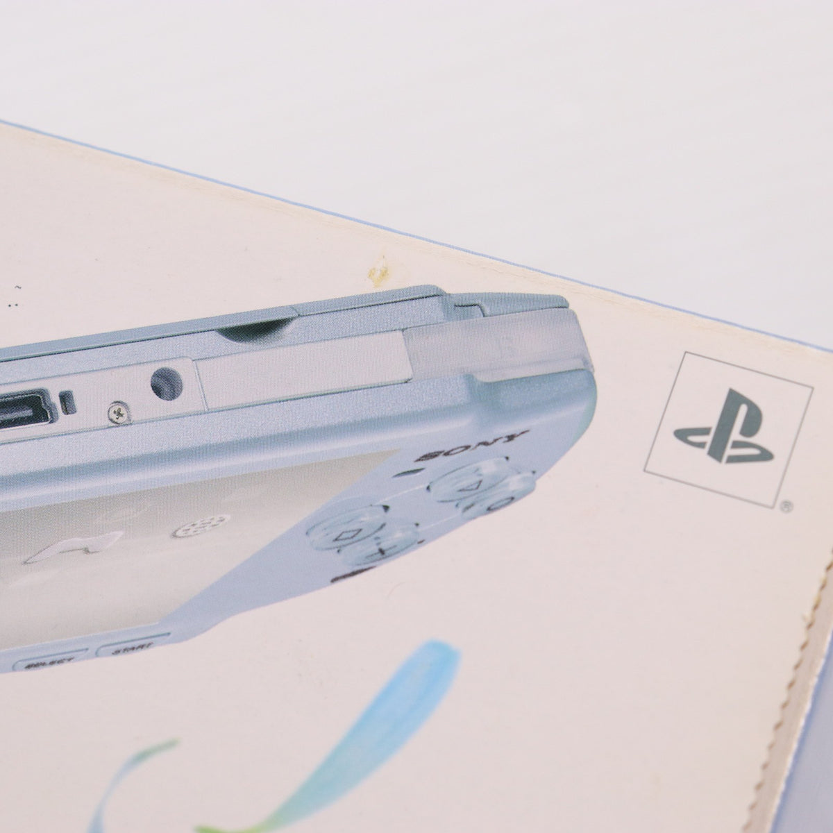 【中古即納】[PSP] (本体) PlayStation Portable(プレイステーション・ポータブル) フェリシア・ブルー SCE(PSP-2000FB)(20070920)